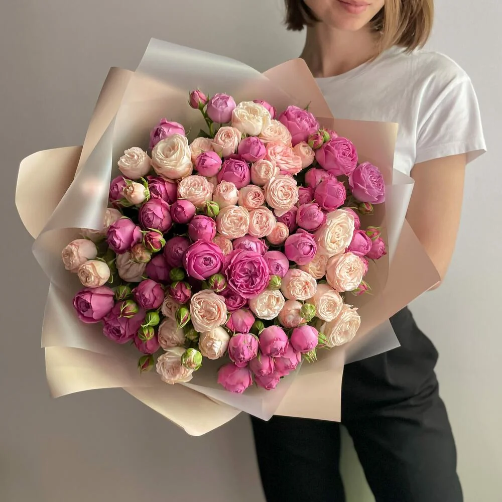 Пионовидные розы Мисти баблз и Бомбастик