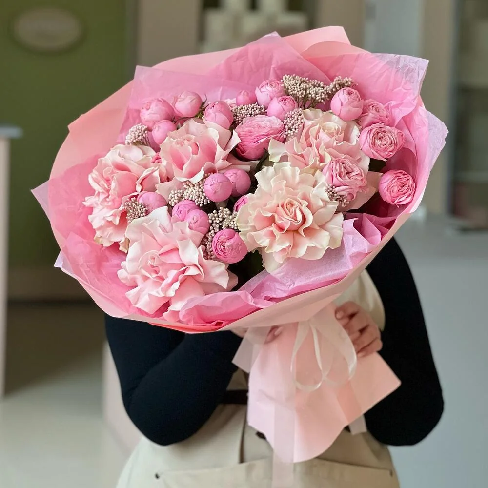 Розовый букет с французскими и пион. кустовыми розами