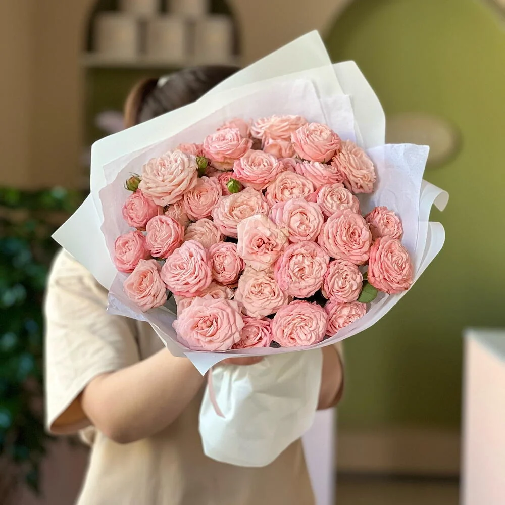 Кустовая пионовидная  роза Бомбастик 11 штук